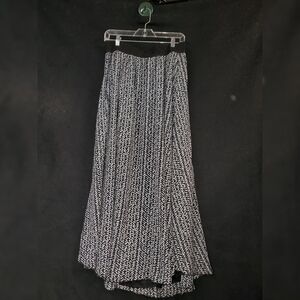 LuLaRoe Lucy Skirt. Large